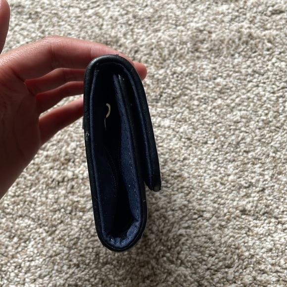 Tommy Hilfiger Mid Size Wallet - Picture 4 of 14